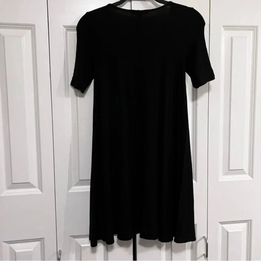 FOREVER 21 Black Knit Flare A-Line Dress Small - Picture 2 of 8